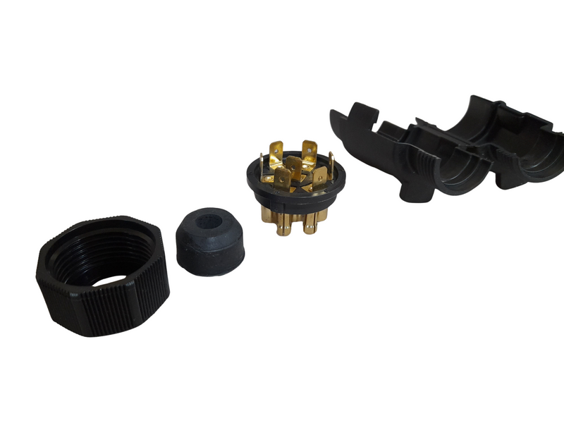 7 Pin Plug with Spade Terminals